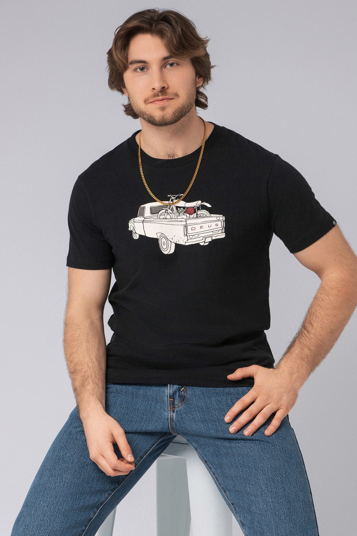 Men's Deus Ex Machina Carby Pickup Tee in Black — Zymerephty