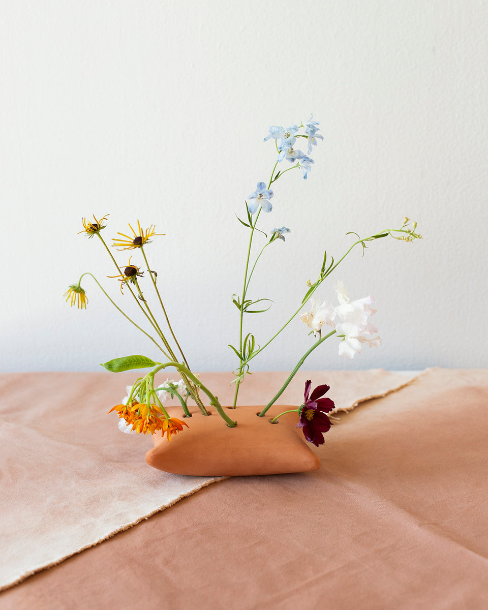 Pillow Talk, Ikebana Vase: SIN ceramics 
