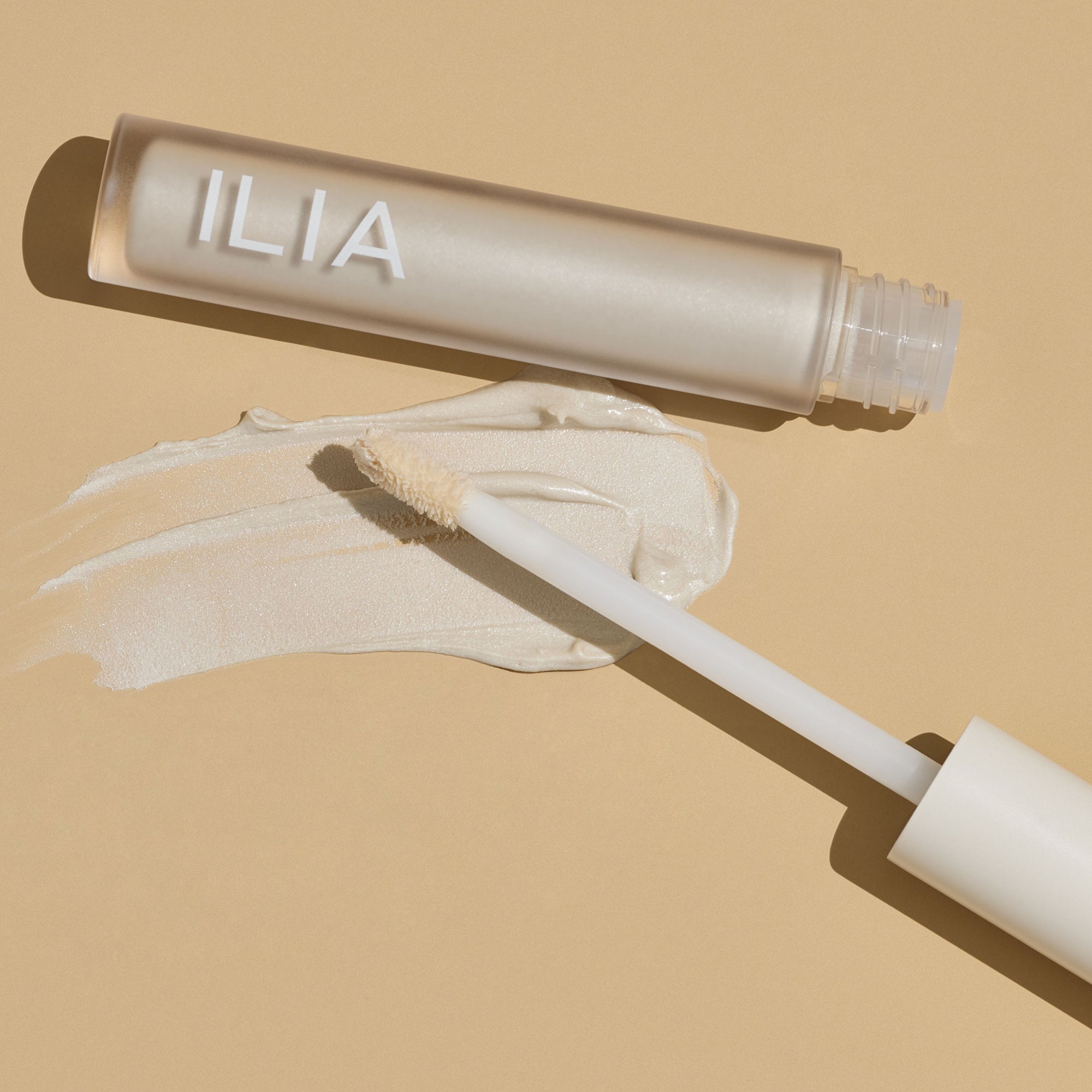 Indisponible - Natural Brightening Eye Primer Base à Paupières Ilia Beauty Suisse