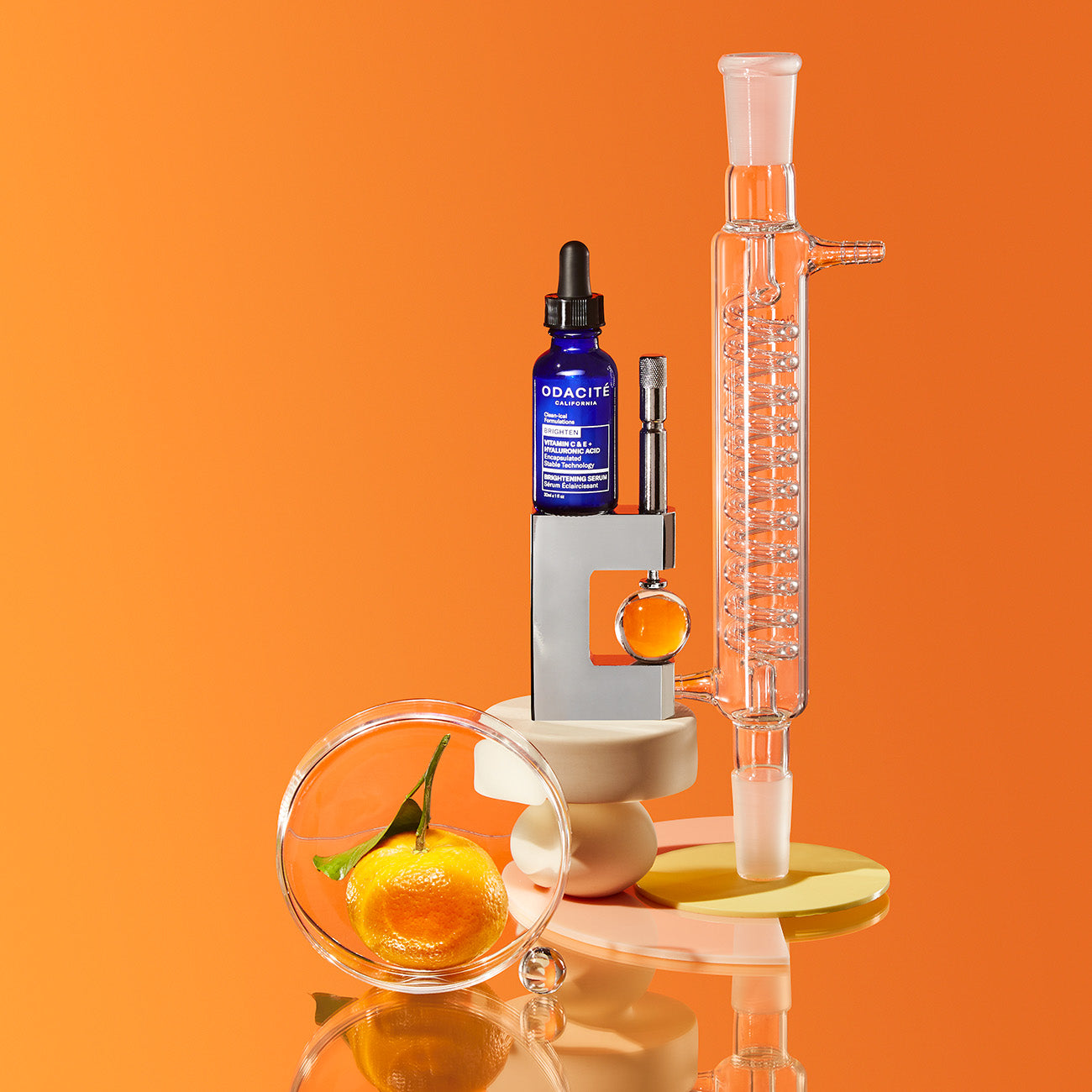 Aufhellendes Serum – Vitamine C &amp; E + Hyaluronsäure Odacité Suisse