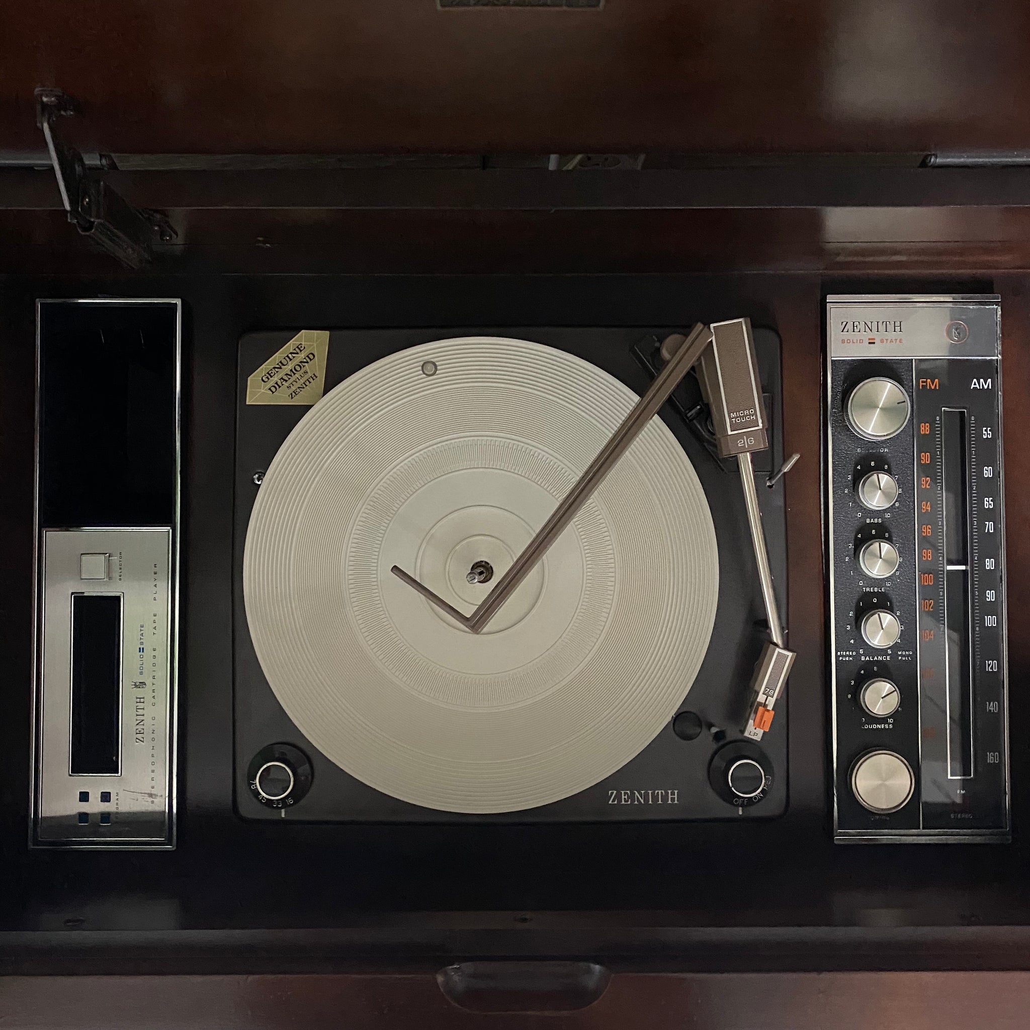 zenith tabletop record player with radio and tapedeck