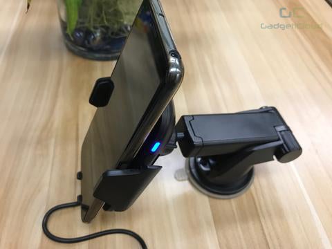 lexuma automatic wireless charging infrared sensing car mount application on cars