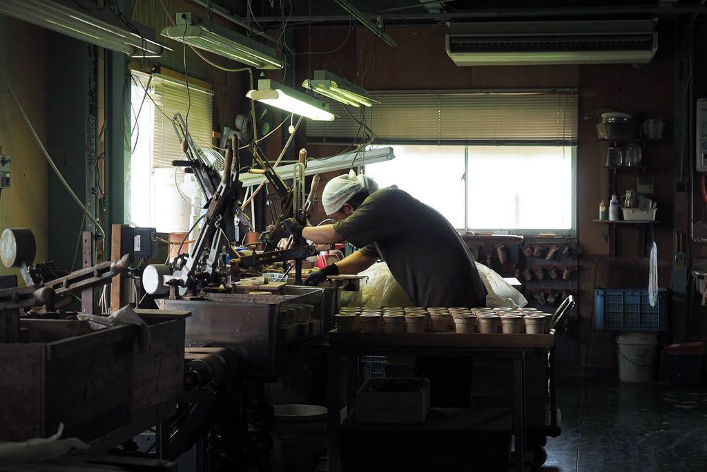 Craftsman working in Nankei Pottery