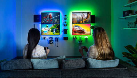Displaying a PS5, PS5, Xbox Series S, Xbox Series X and gaming accessories