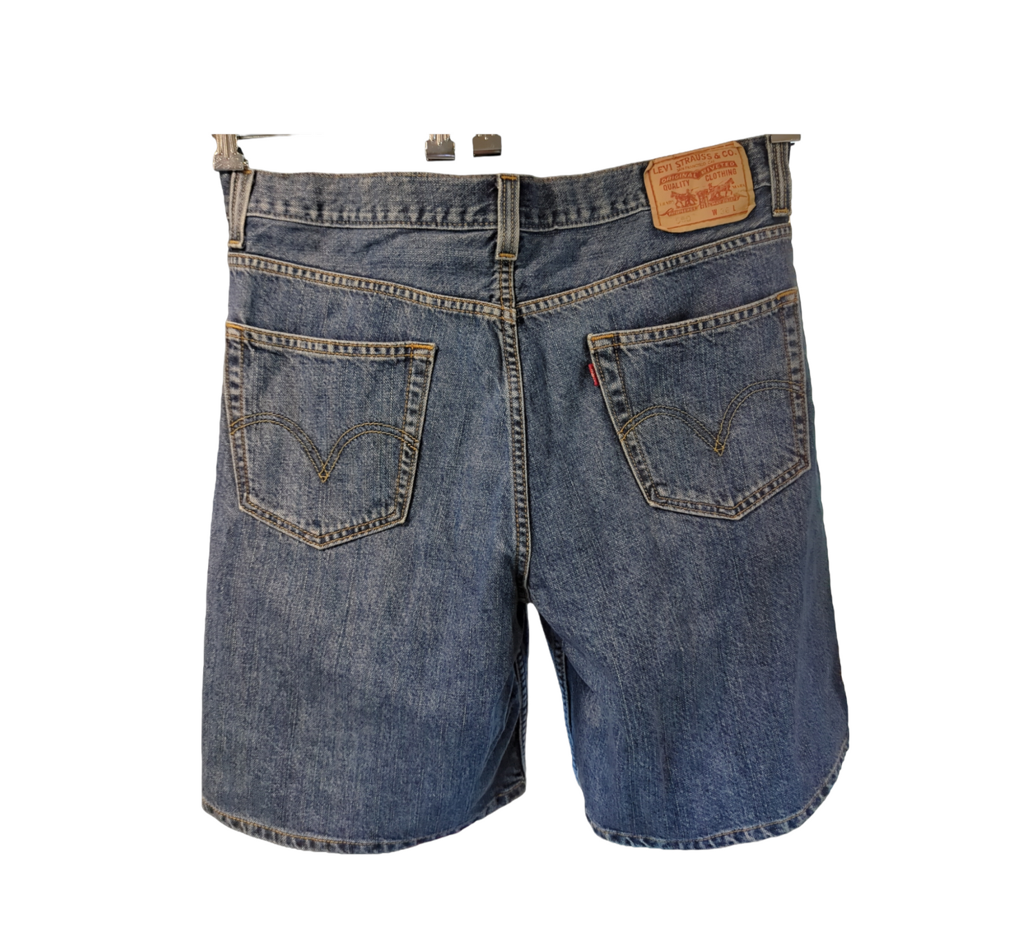 Levi's 550 Relaxed Fit Bermuda Shorts Size 36 | Popular brands used clothing
