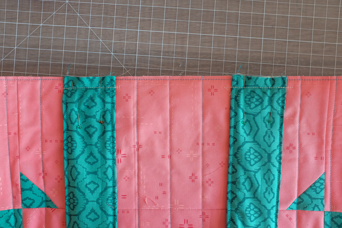The Weekend Quilter Garden Tile Quilt Block Pattern Spring Tote Bag tutorial 