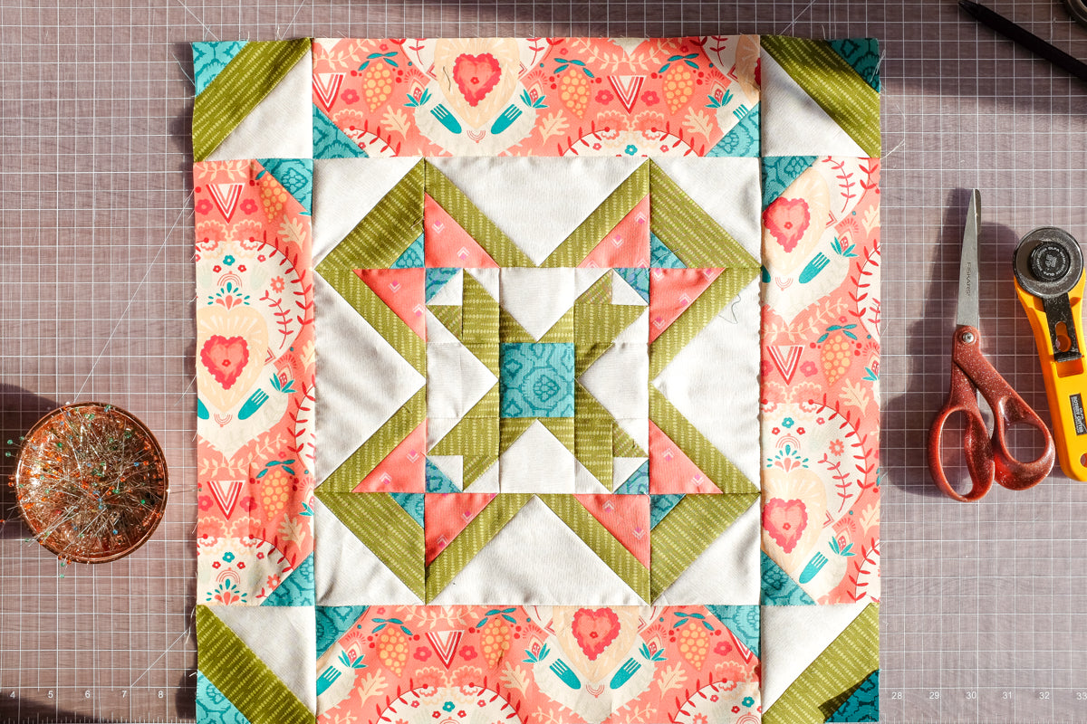 The Weekend Quilter Garden Tile Quilt Block Pattern Throw Cushion Cover tutorial