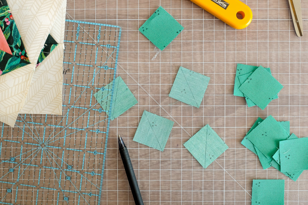 The Weekend Quilter Garden Tile Quilt Block Pattern Spring Table Runner tutorial 