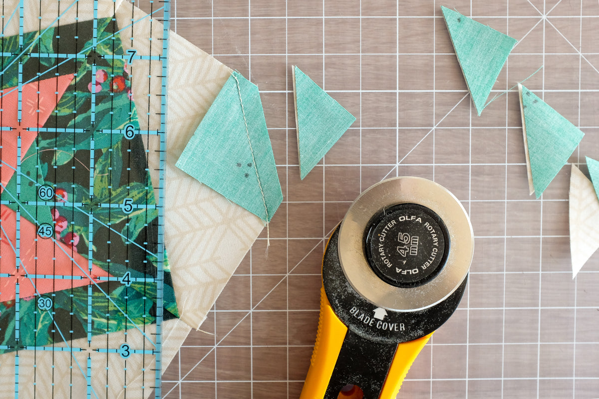 The Weekend Quilter Garden Tile Quilt Block Pattern Spring Table Runner tutorial 