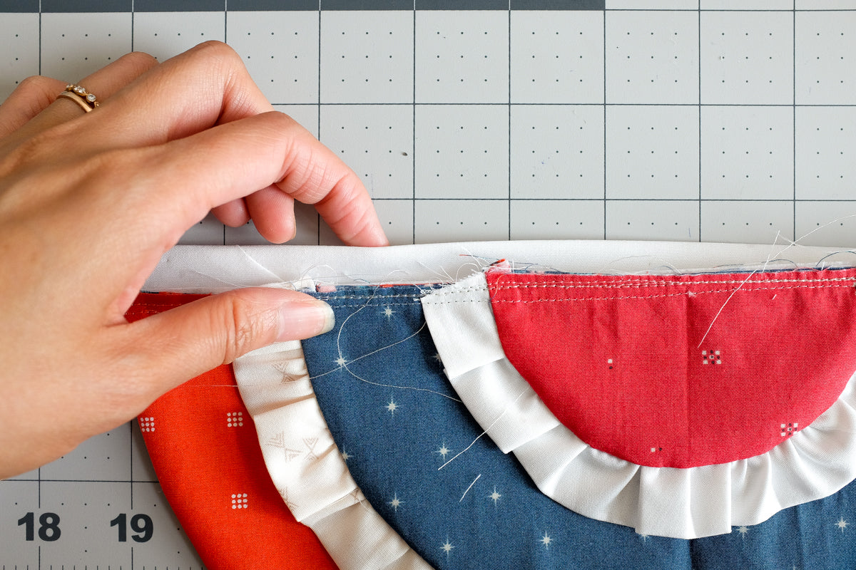 The Weekend Quilter how to make scalloped bunting flags tutorial 