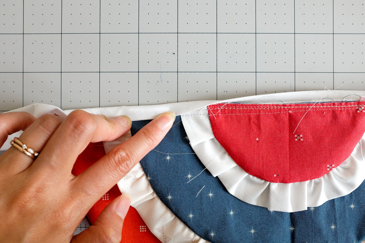 The Weekend Quilter how to make scalloped bunting flags tutorial 