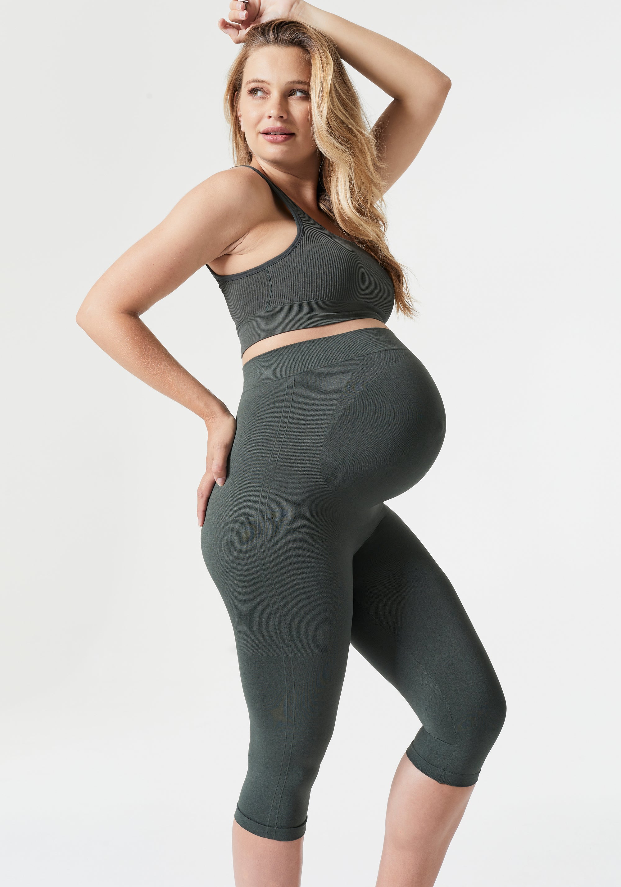 Comfortable and Stylish Maternity Leggings for Expecting Moms