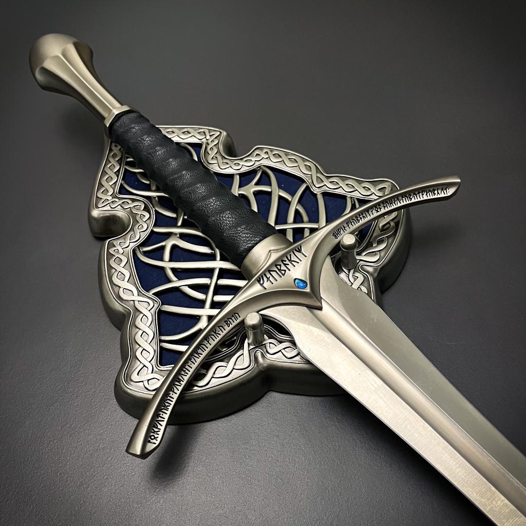 LOTR Sword Hilt Bouquet Holder –