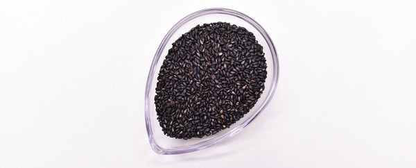 Black sesame seed in a glass bowl