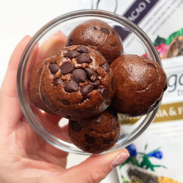 Almond butter cacao balls