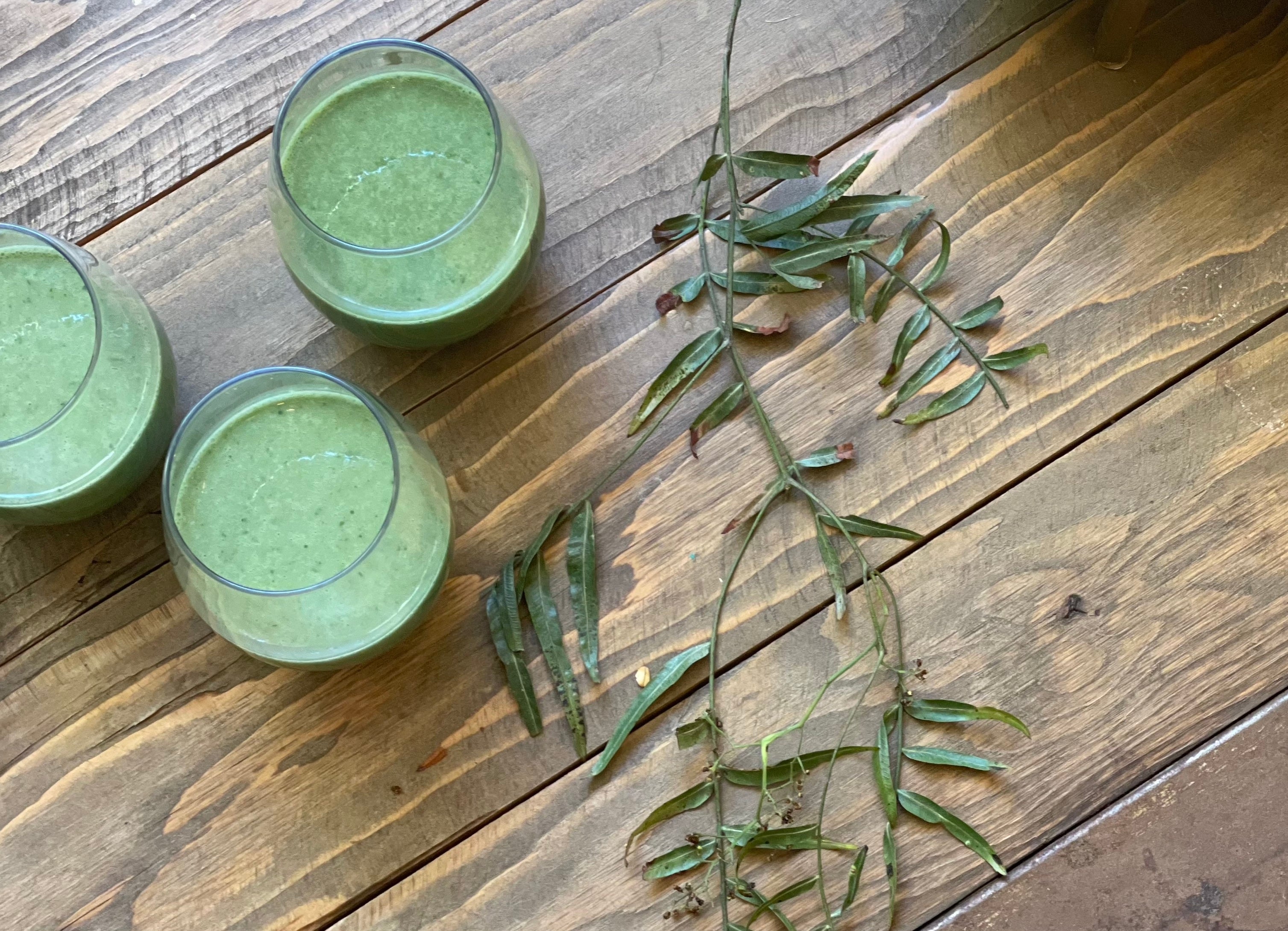Green Pineapple Summer Smoothie