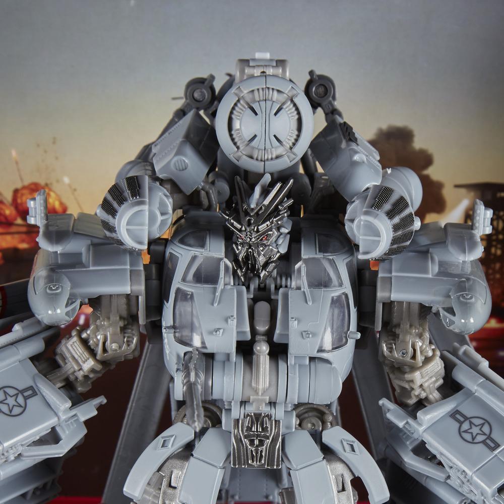 transformers studio series leader class blackout