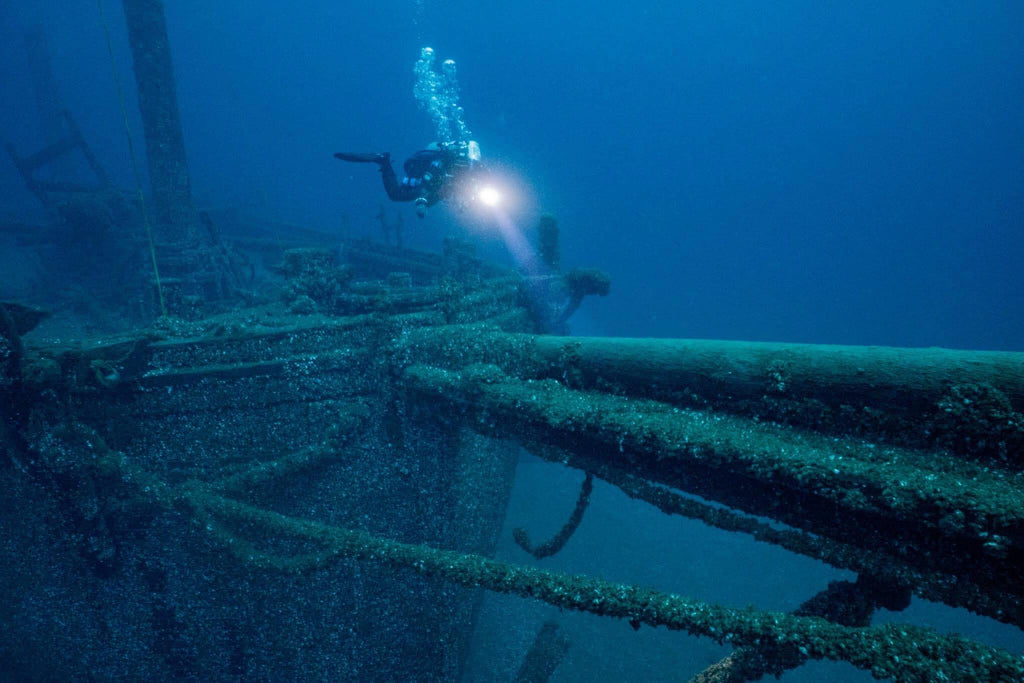 Diving the Typo wreck in Lake Huron