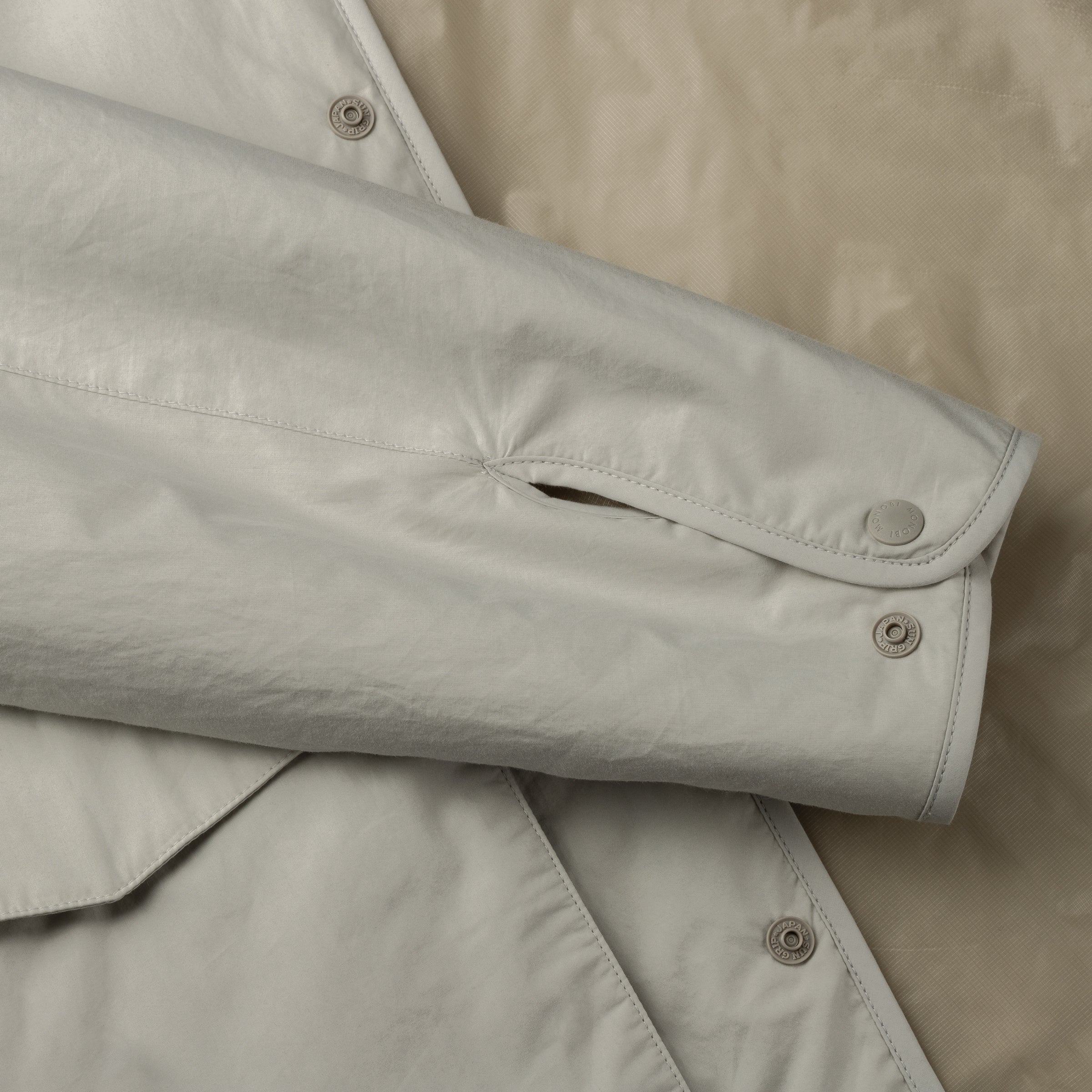 compact shirt sleeve detail