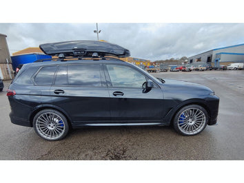 BMW X7 with Thule Vector L Roof Box