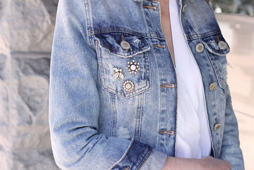 How to wear brooches and pins to elevate your outfit 