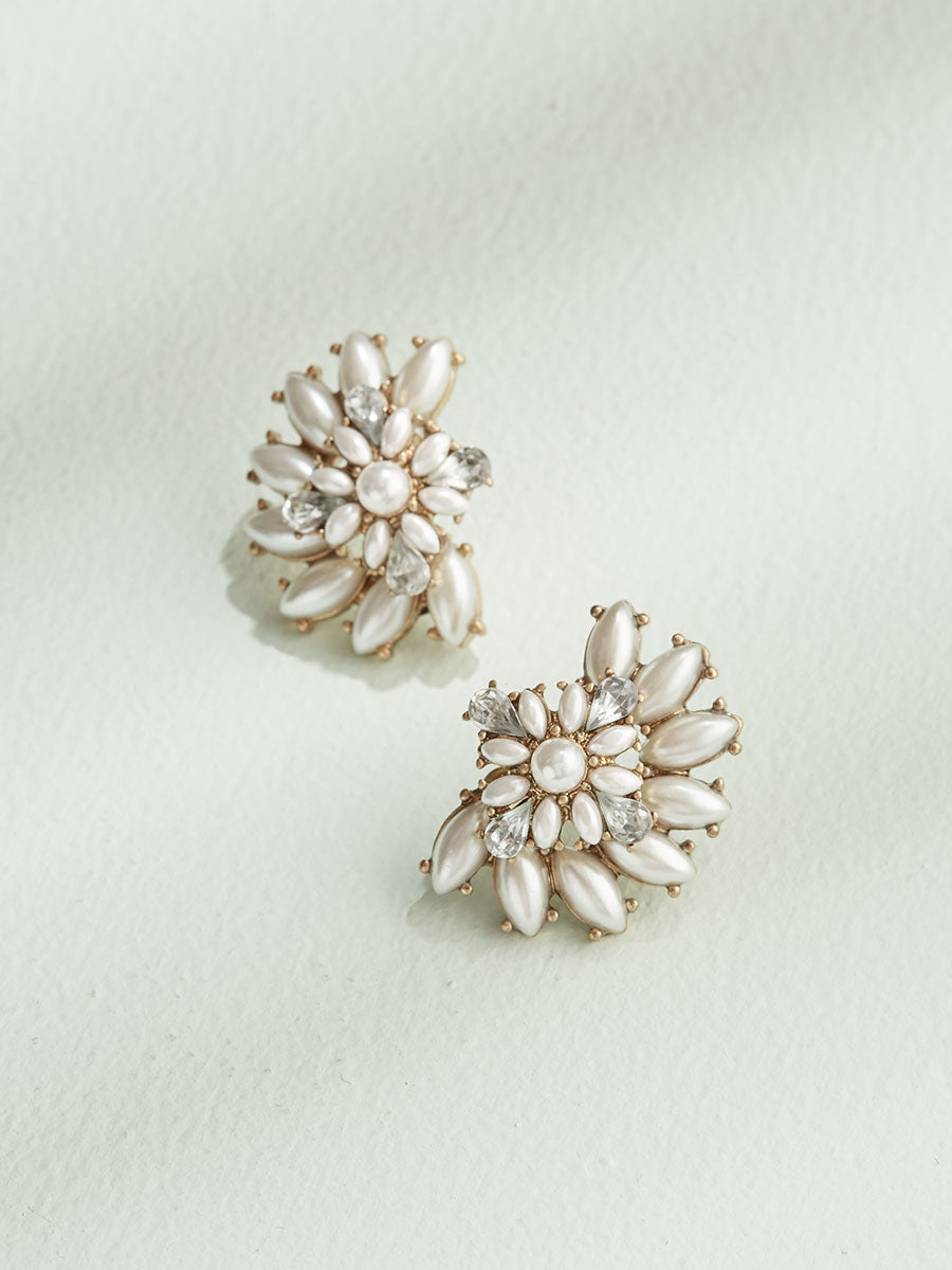 Pearl Luxe Cluster Studs – Olive + Piper