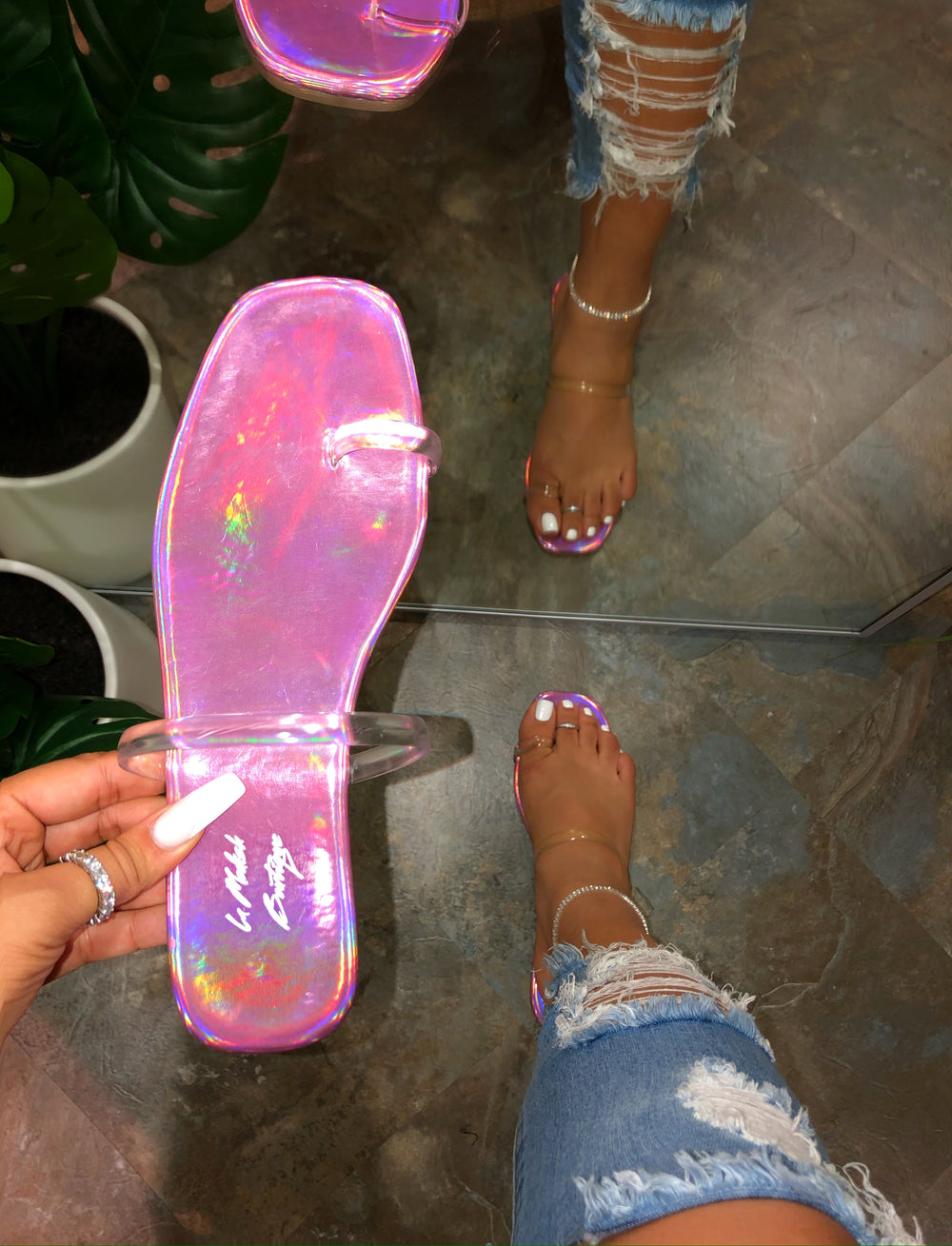 toe ring flip flops