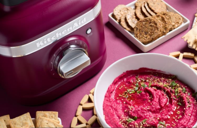 Zesty roasted beetroot hummus