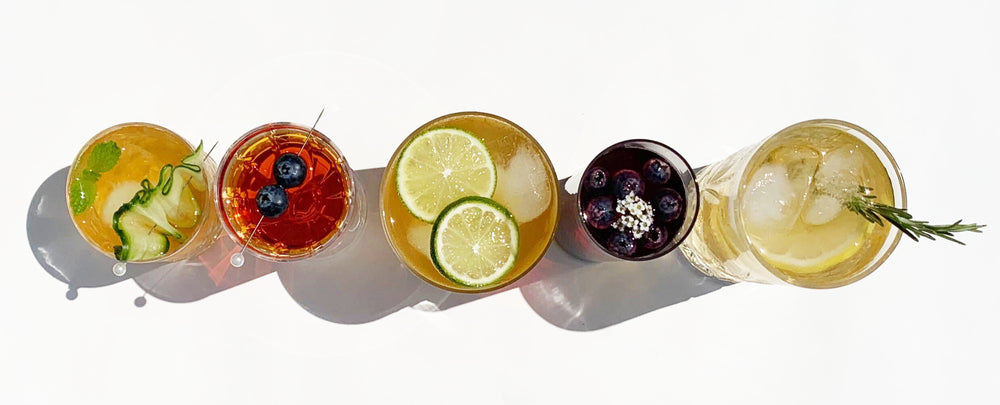 iced tea in glasses in a row