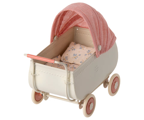 Coral Pram, Micro