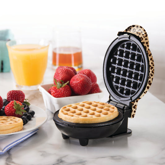 Bella Mini waffle, Kitchen, Bellaprinted Mini Waffle Maker White Christmas  Tree