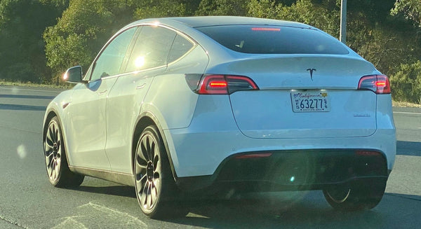 Tesla Model Y Performance with 21