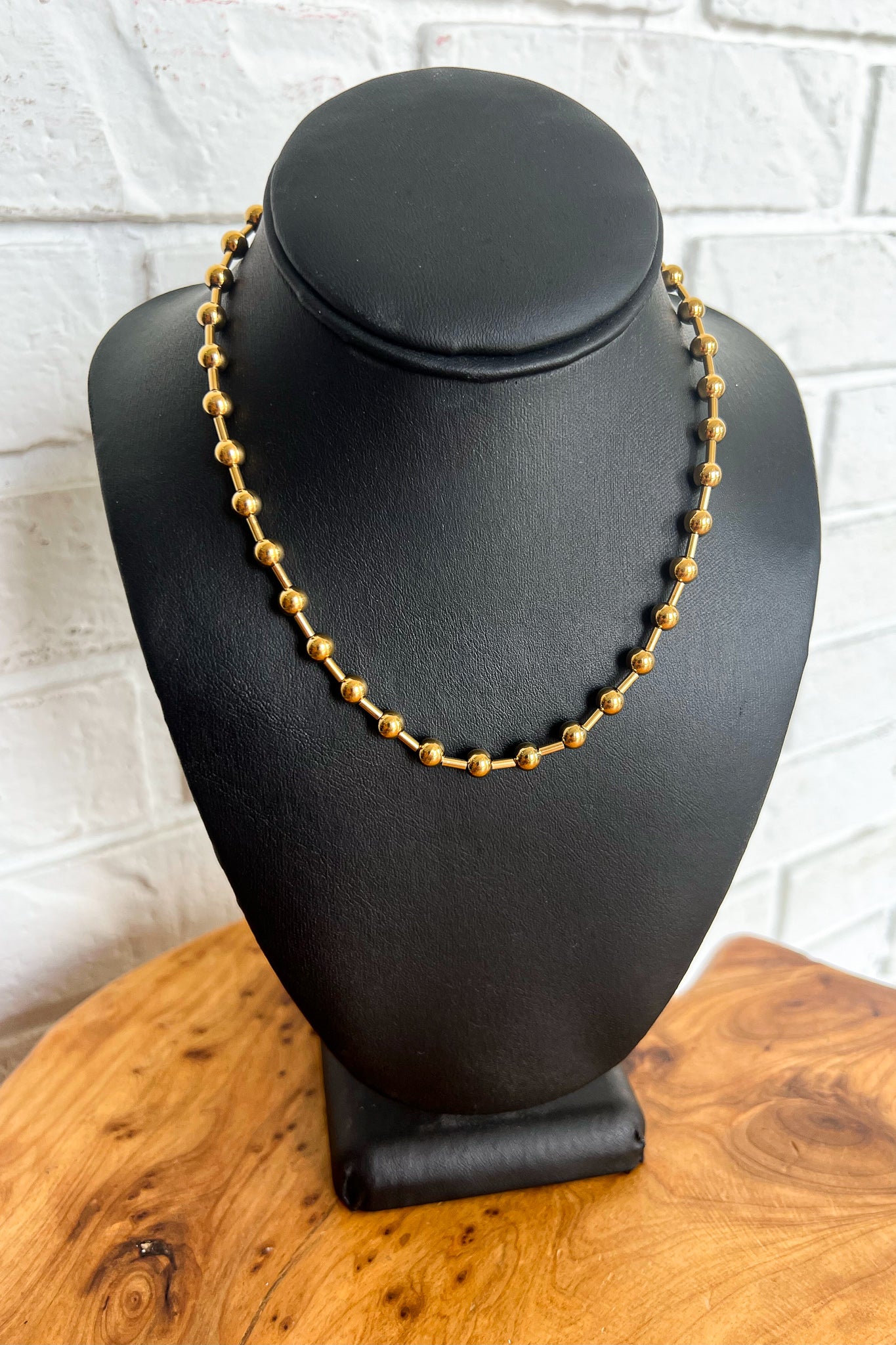 Ball Pendant on Chain in Gold | KLENOTA