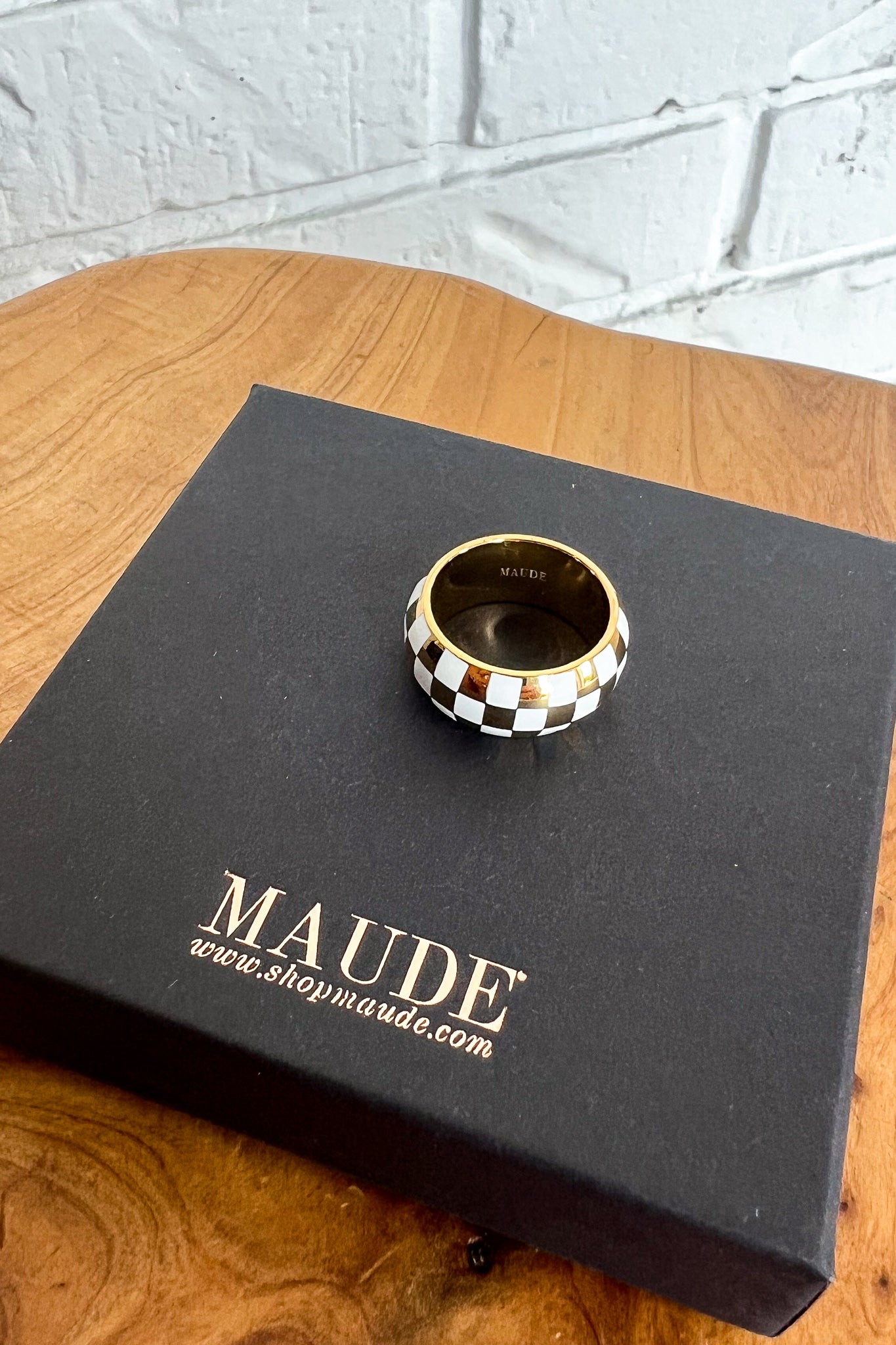 18K White Checkered Print Ring