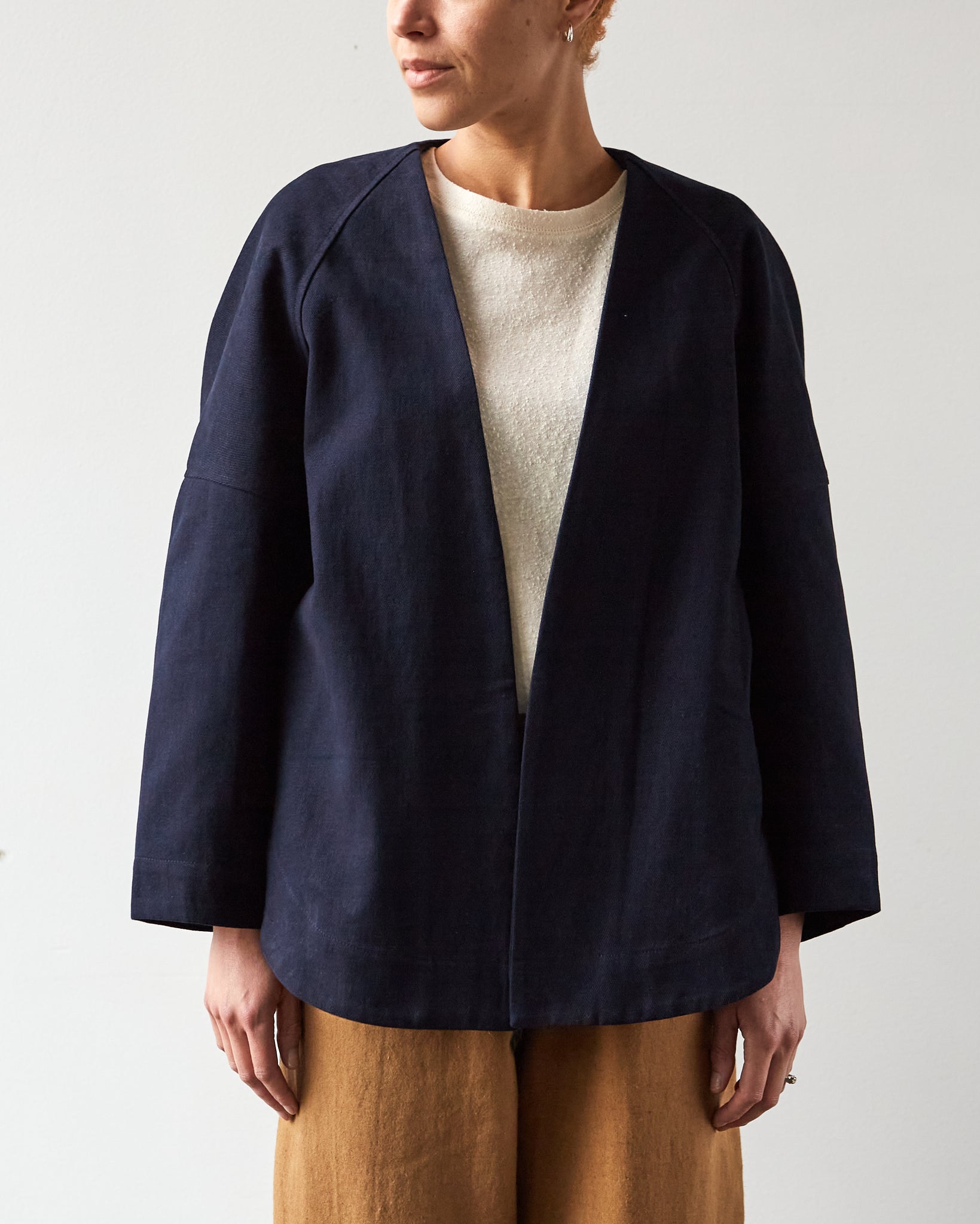 7115 Lantern Sleeves Jacket, Navy | Glasswing