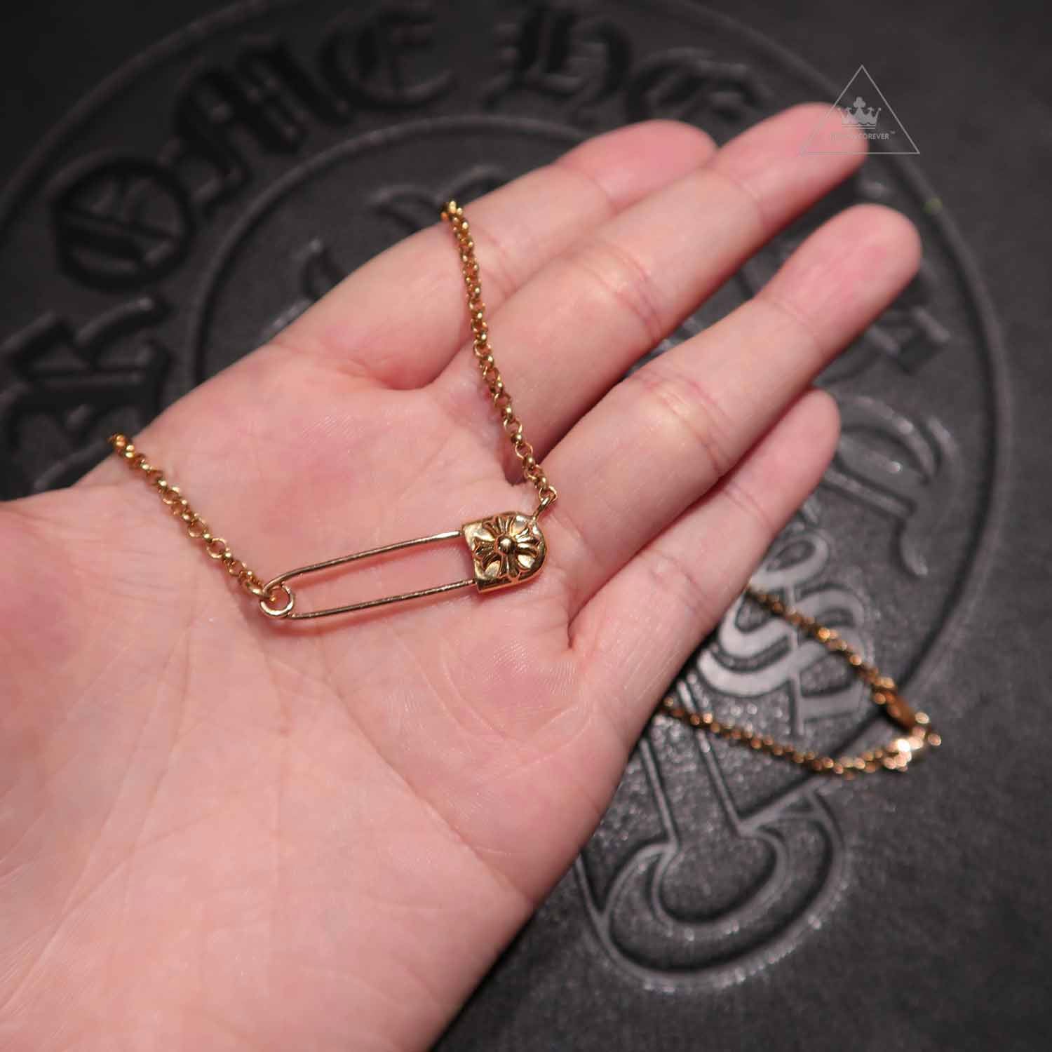 22K Yellow Gold Safety Pin Necklace 