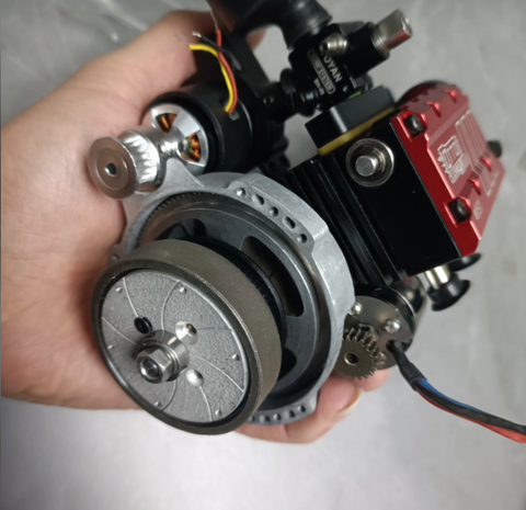 Modified RC oil-driven engine combined with integrated gearbox