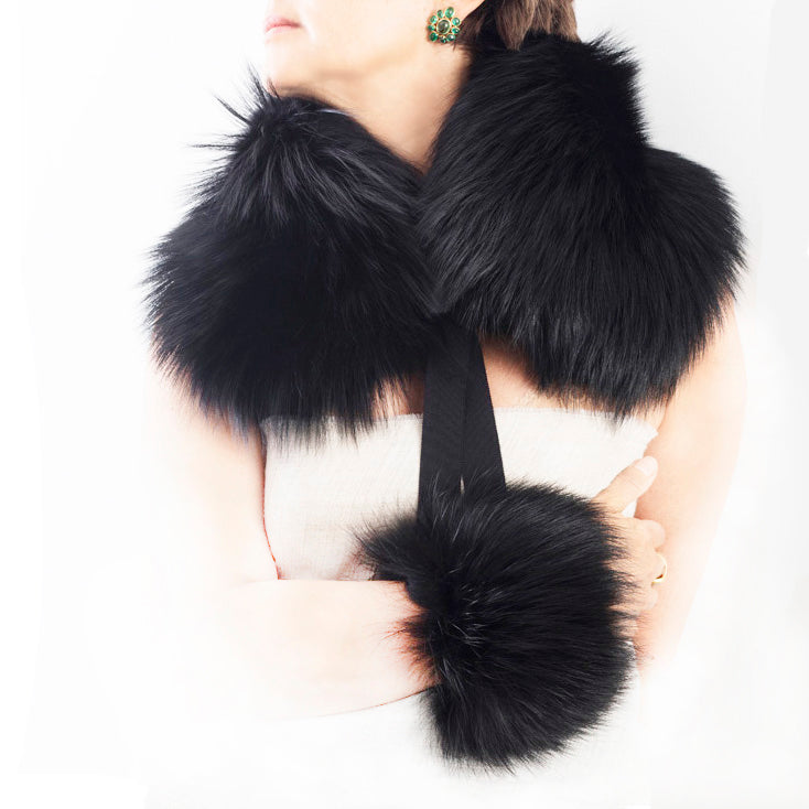 Neue Frau Fox Fur Collar and Cuff Set