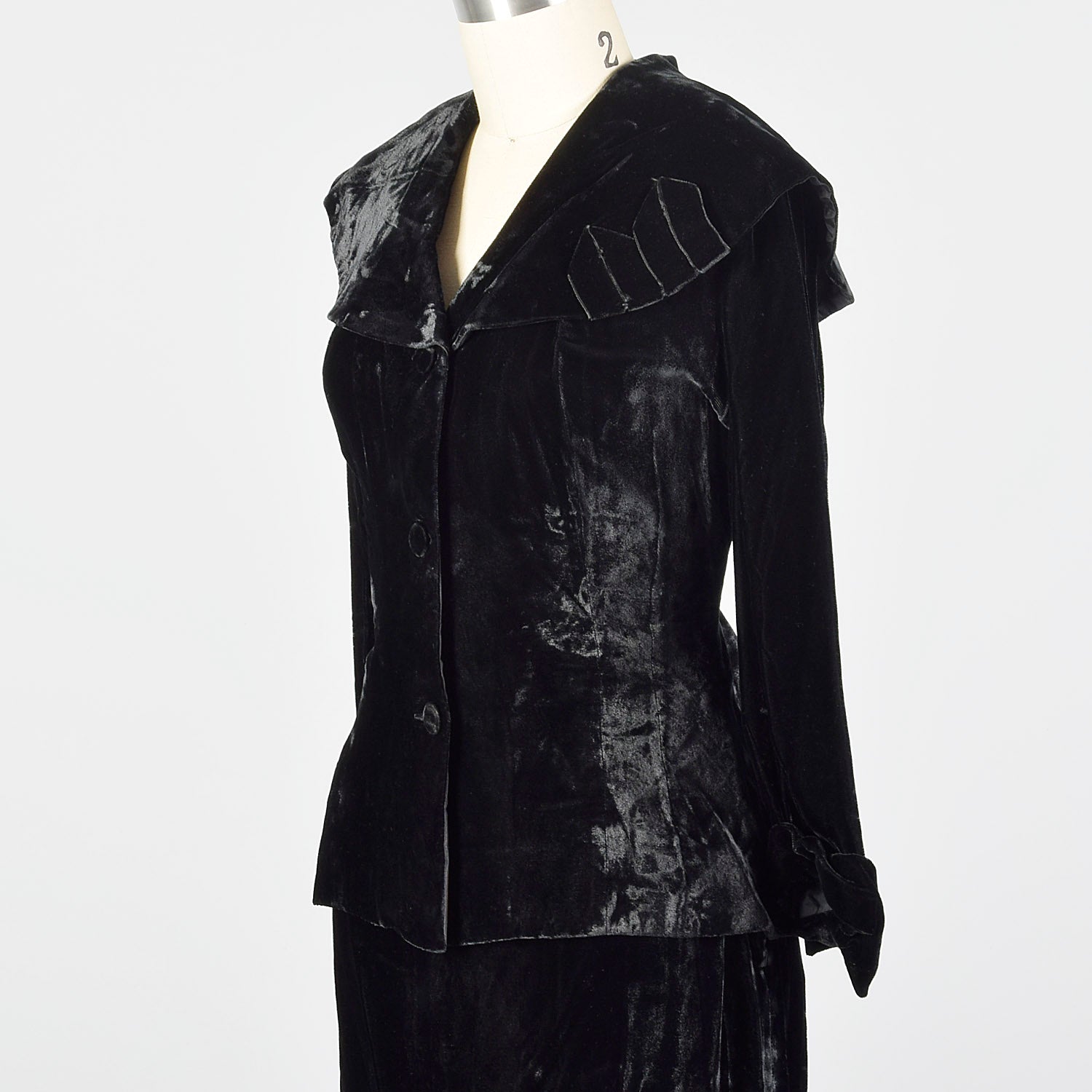 1950s Black Crushed Velvet Skirt Suit – Style & Salvage