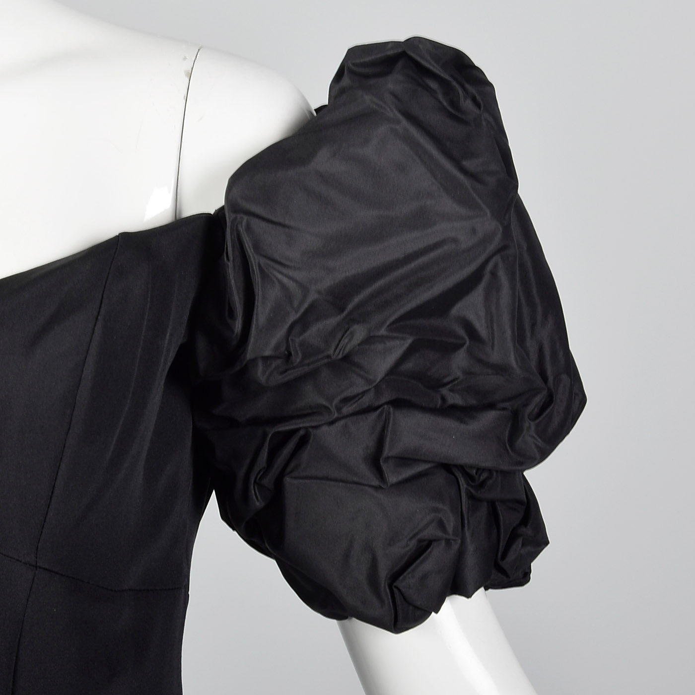1980s Vicky Tiel Off Shoulder Mini Dress – Style & Salvage