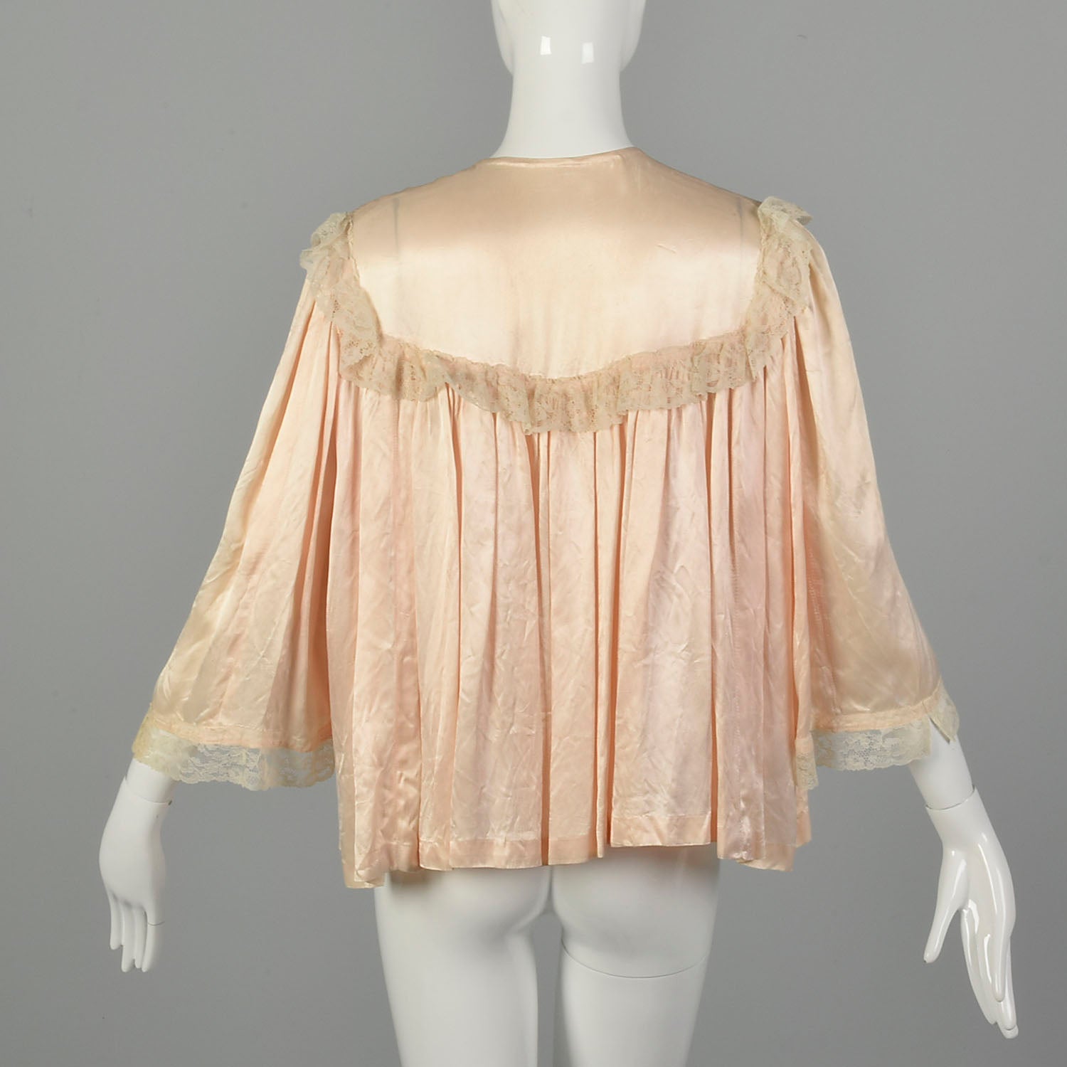 Medium 1950s Bed Jacket Pink Silk Glamorous Boudoir Swing Robe Lingeri ...