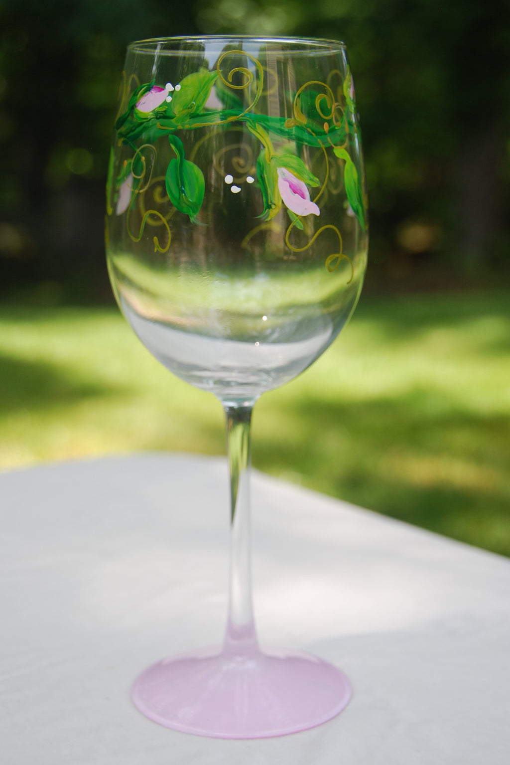 Hand Painted Wine Glasses Spring Flowers, Pretty Floral Wine Glass,  Bridesmaid Wine Glass, Wine Glass Wedding Favor, Mothers Day Wine Glass 