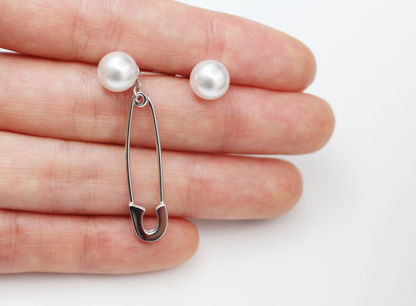 pearl safety pin