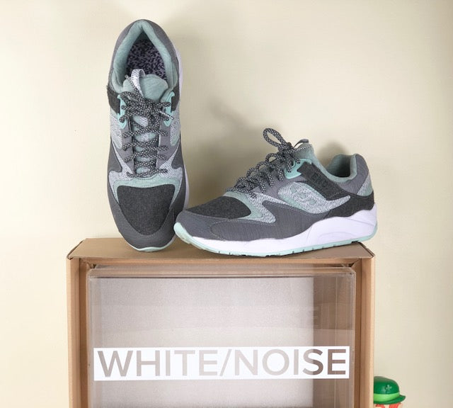 end saucony white noise