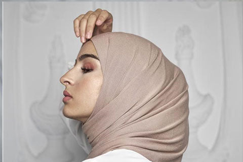 Modelo musulmana con Hijab Jersey de alta calidad