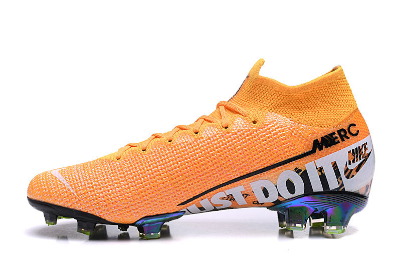 nike mercurial laranja e branca