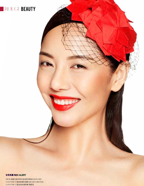 Chinese female actress 杨紫嫣 Yang Fan Han wearing a peony rice enya red silk head topping for a beauty editorial 