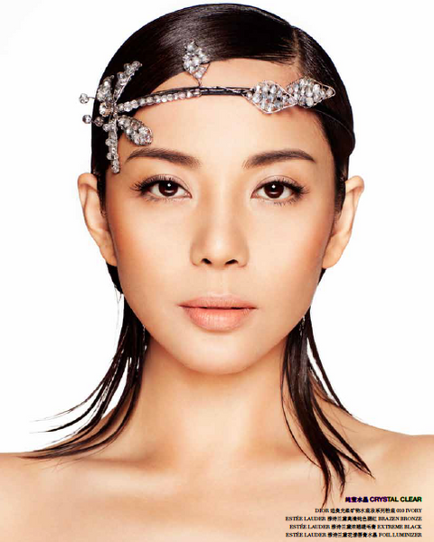 杨紫嫣 Yang Fan Han wearing a dragon fly Crystal head band for a beauty editorial