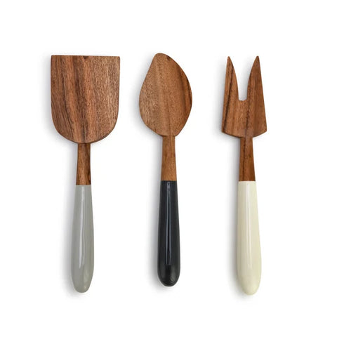 https://cdn.shopify.com/s/files/1/0178/5586/products/CheeseKnifeSet-Acacia_large.webp?v=1667846086