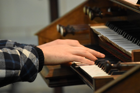 Mastering the Piano: Essential Tips and Tricks for Young and Aspiring Pianists